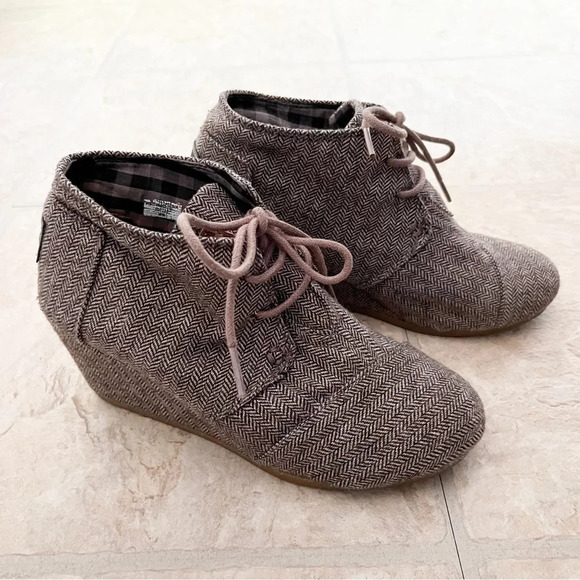 TOMS Desert Wedges Lace Up Herringbone Ankle Boots | Size 6 - Picture 1 of 5